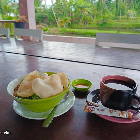Talaga Tomohon Home Stay And Fishing Pond Eksteriør bilde