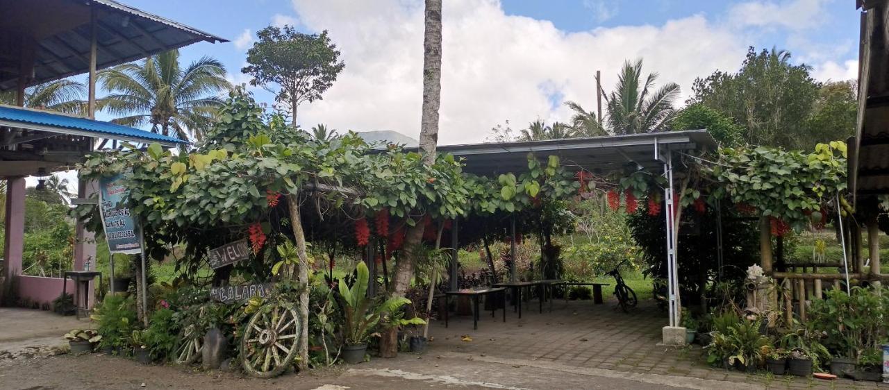 Talaga Tomohon Home Stay And Fishing Pond Eksteriør bilde