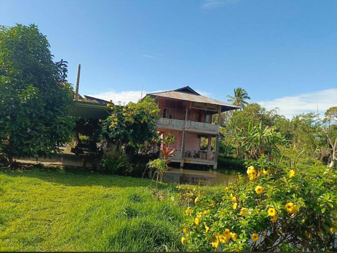 Talaga Tomohon Home Stay And Fishing Pond Eksteriør bilde