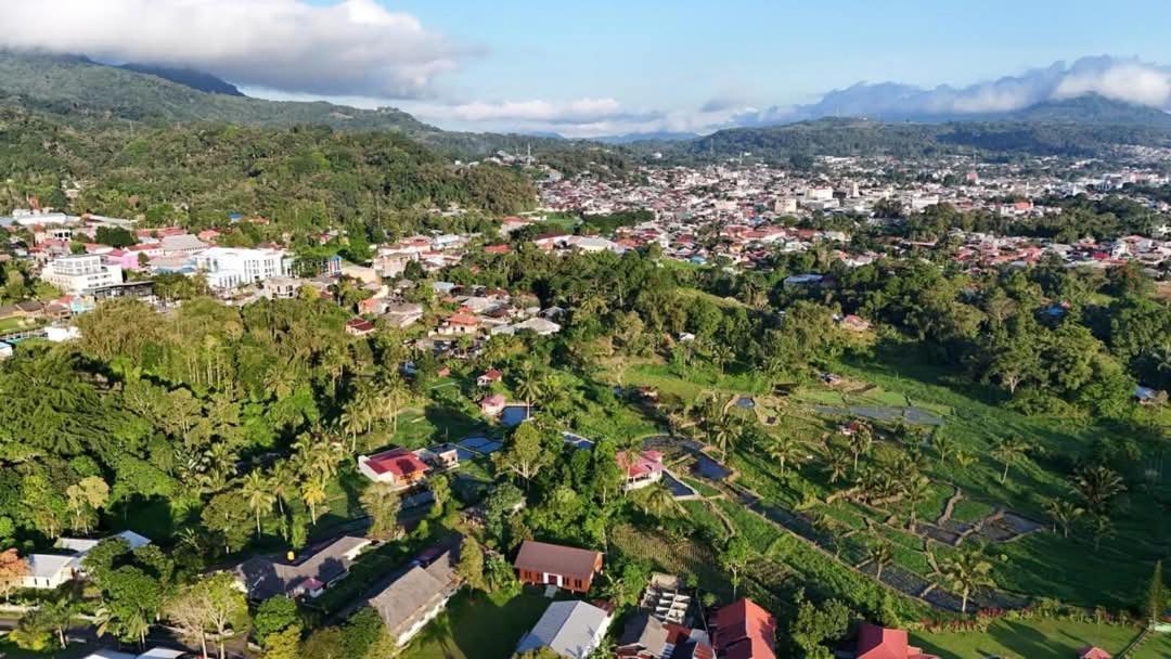 Talaga Tomohon Home Stay And Fishing Pond Eksteriør bilde