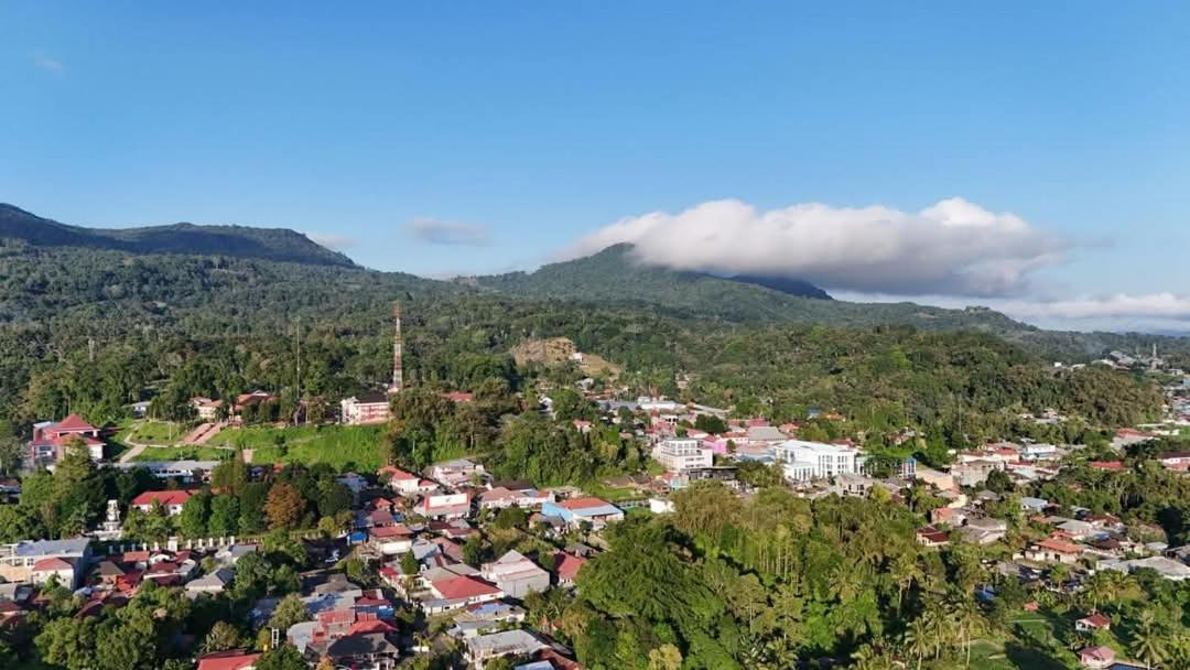 Talaga Tomohon Home Stay And Fishing Pond Eksteriør bilde